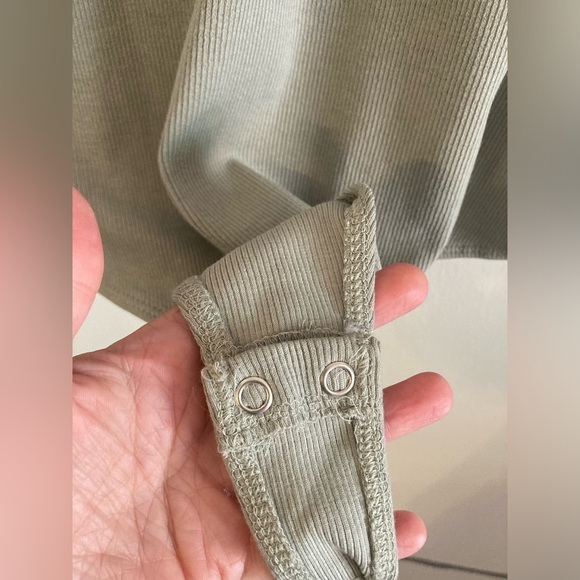 Express Flutter Sleeve Button Suit Green Ribbed XL NWT - Picture 6 of 8